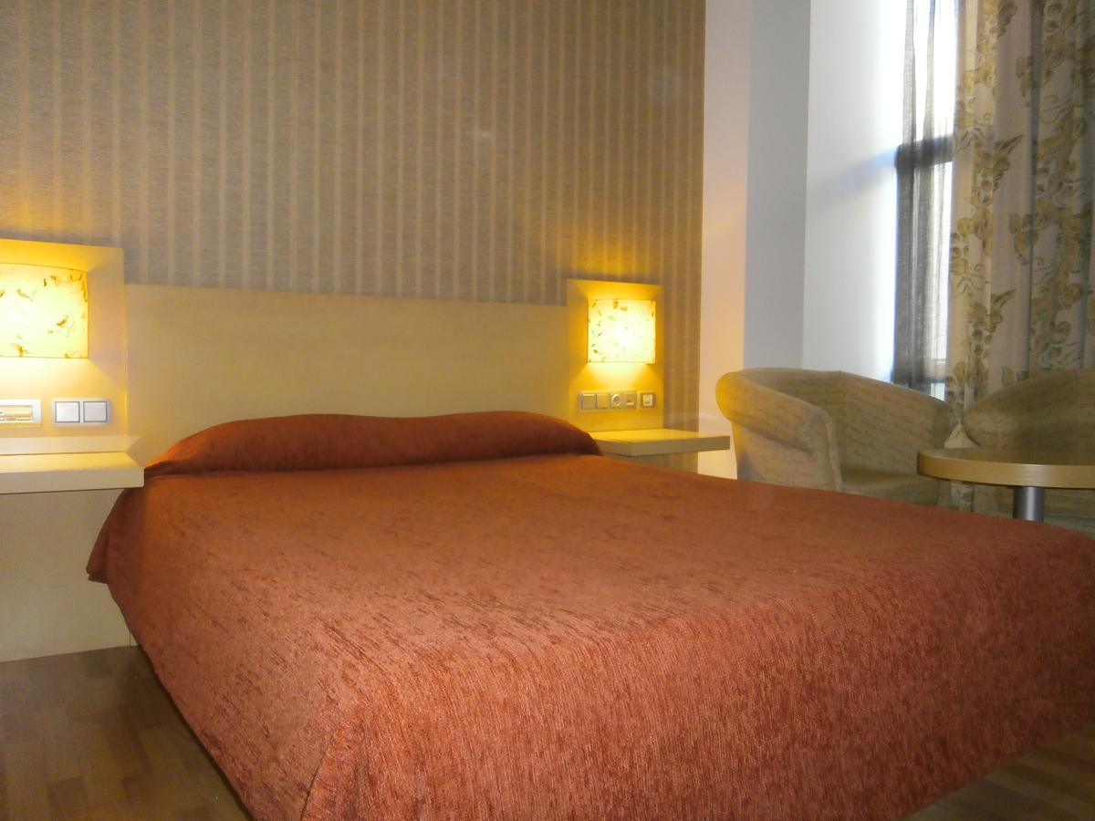 Hotel Valcarce Ferrol Narón Esterno foto